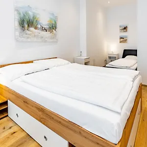 Apartament Budget West With Shared Kitchen