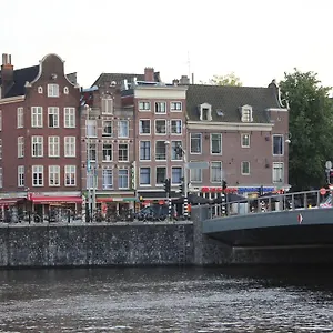 hotel-restaurant-old-bridge.amsterdamhotelsnl.com/
