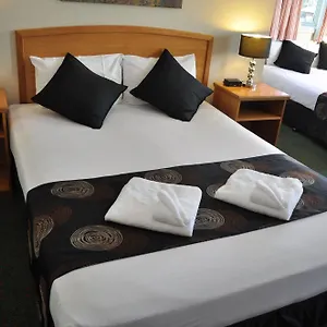 *** Hotel Meadowbrook Brisbane Australia