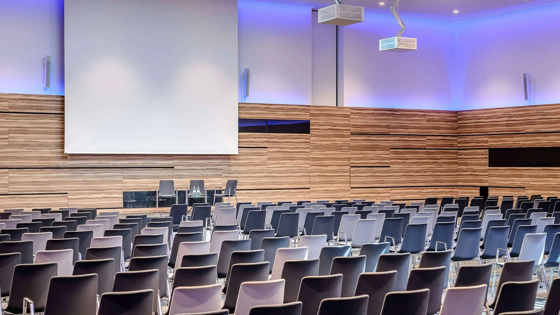 Novotel Wien Hauptbahnhof 4*, Vienna Austria